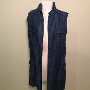BUFFALO DAVID BITTON SLEEVELESS DENIM BUTTON DOWN